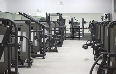 健身房器材