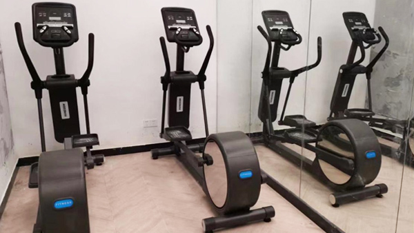 在用橢圓機(jī)進(jìn)行運(yùn)動(dòng)訓(xùn)練時(shí)應(yīng)該注意些什么？