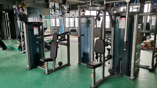 坐姿推胸---安全有效胸肌的鍛煉  悍德森來告訴您！