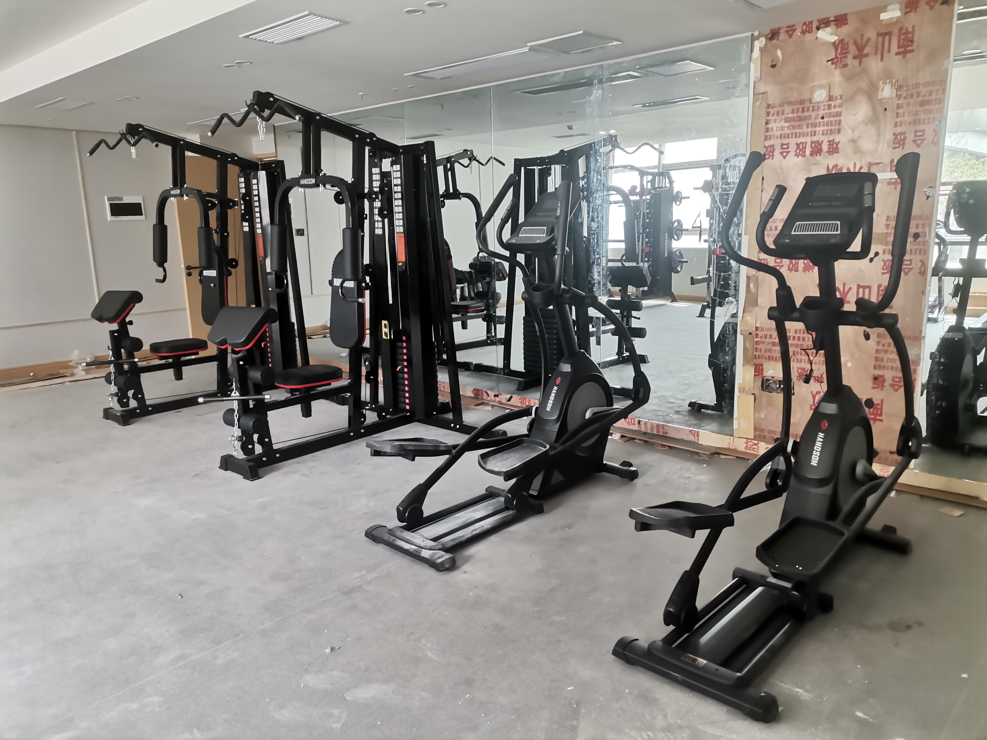 悍德森| 四川哲匠建設(shè)工程有限公司  健身房配置方案